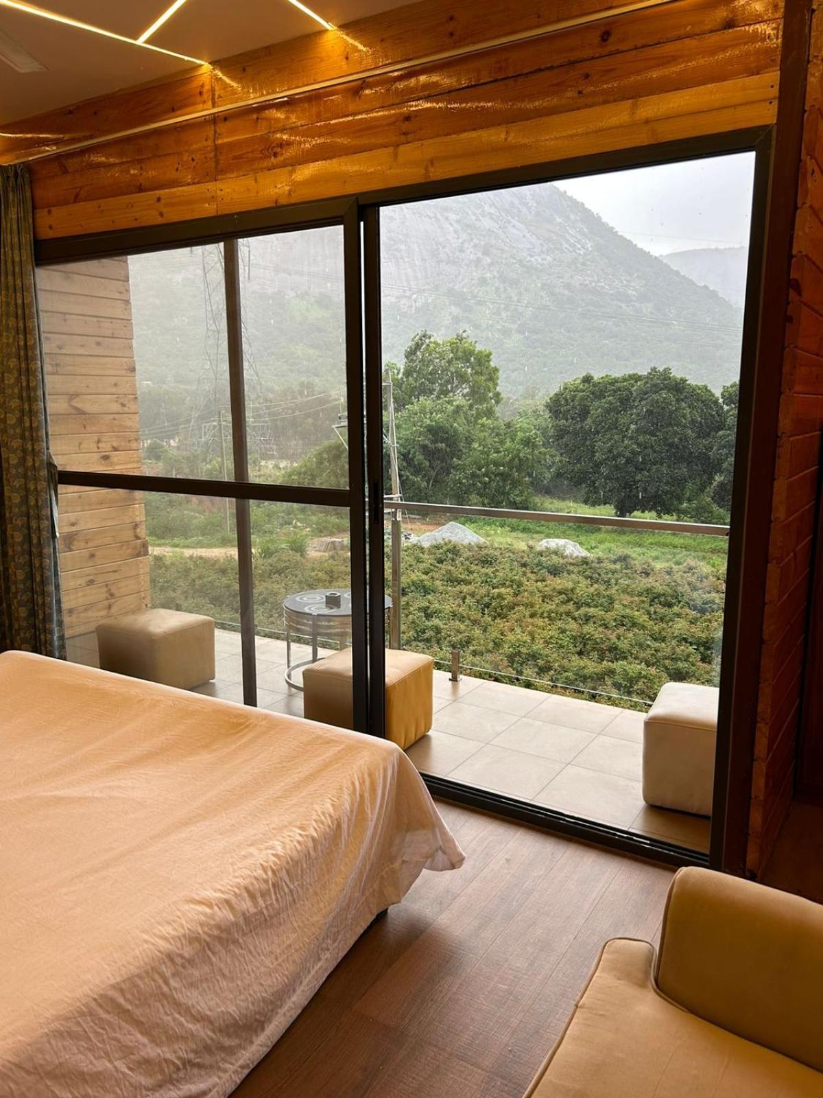Stone Hills Hotel Nandigunda ภายนอก รูปภาพ